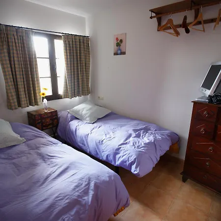 Centro De Turismo Rural Alimari * San Ciprián